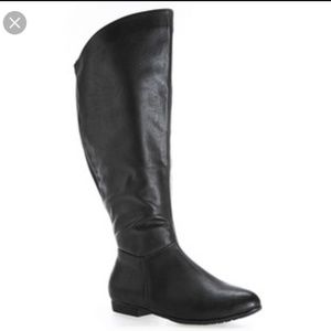 Avenue black over the knee boot size 12, wide calf